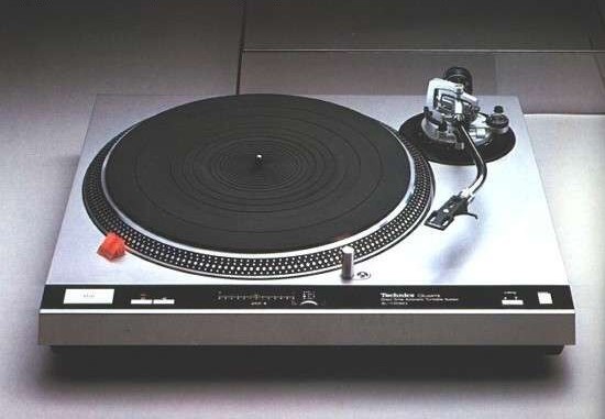 Technics SL-1700MK2